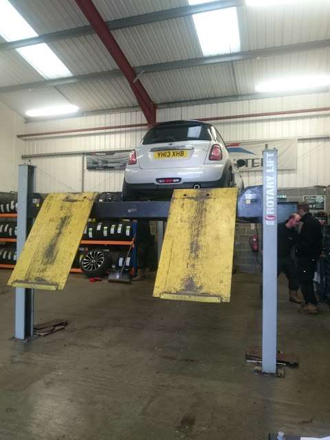 Louth Tyre Services photo